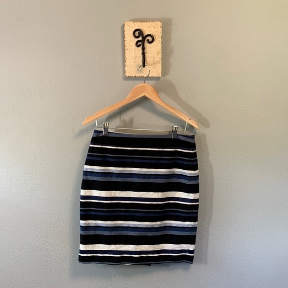 Banana Republic Skirt, size 8 - Picture 1 of 9
